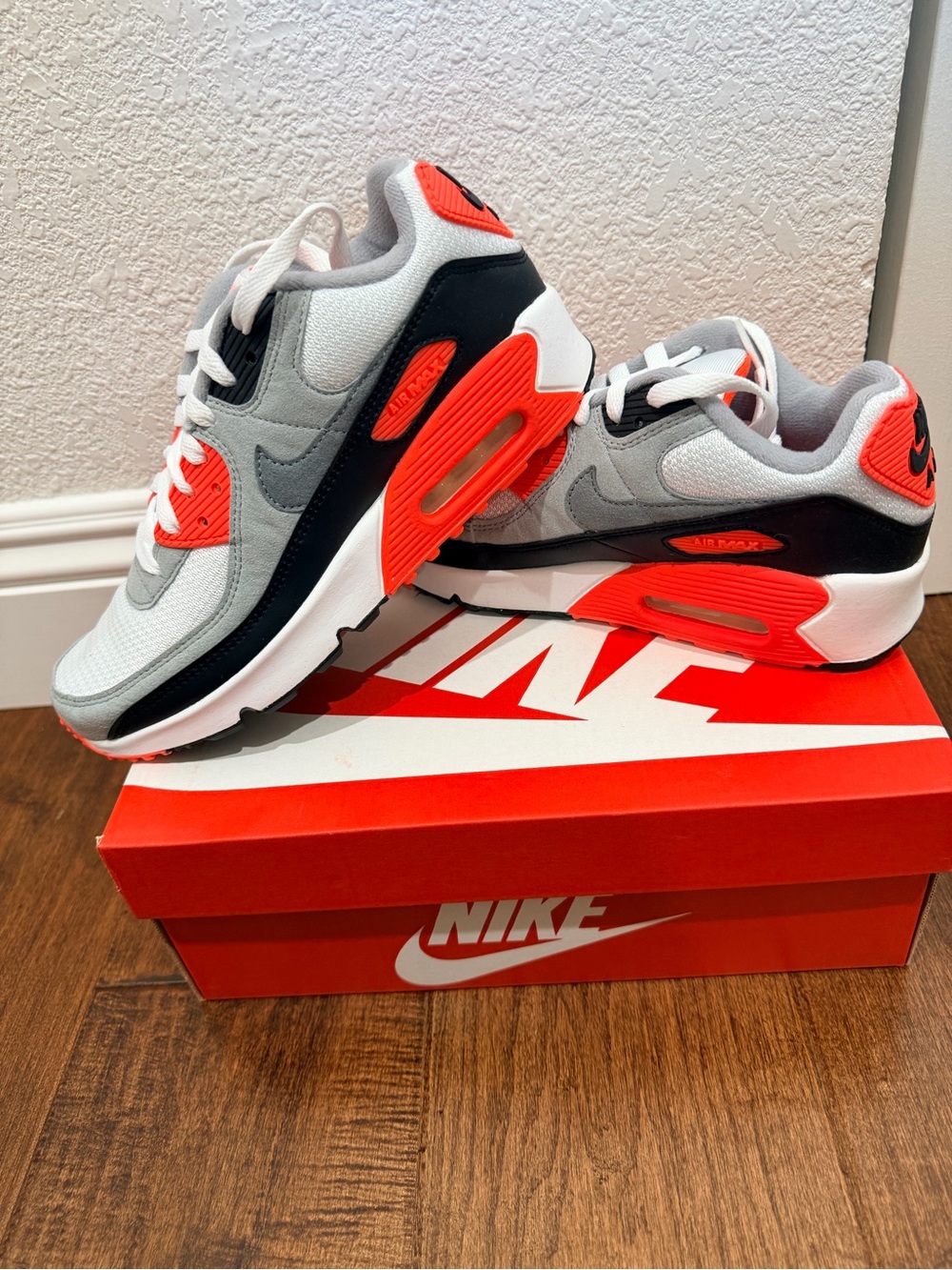 Nike Kids' Air Max 90 in Grey, Black & Infrared Gradeschool 5.5 DC8334-100